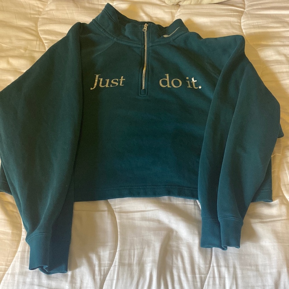 Nike cropped sweater size xl